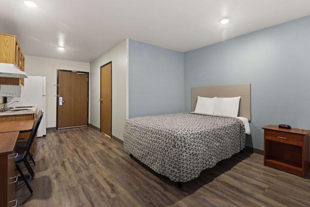 Standard Double Room - Accessible/Non-Smoking interior